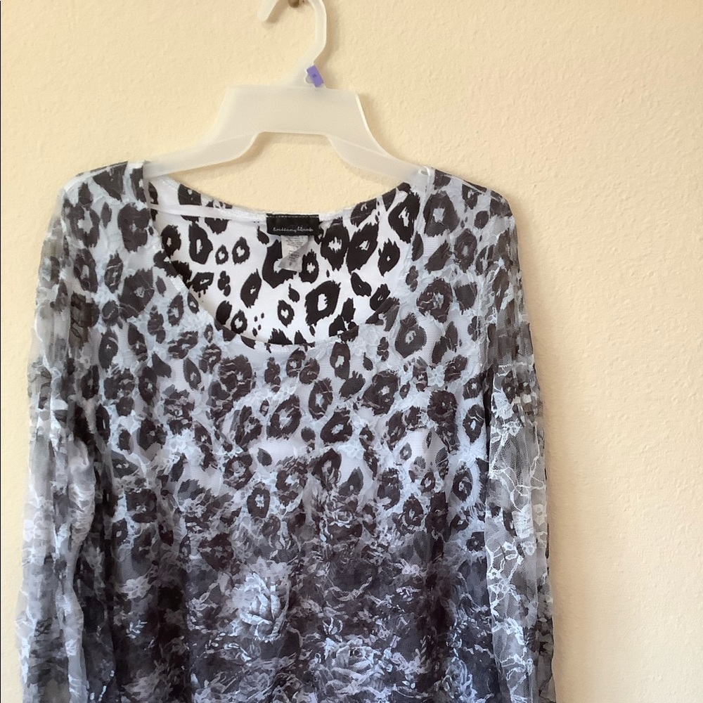 Beautiful Net Tops Leopard Prints Like New Delica… - image 5